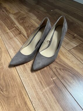 Joe Fresh Gray Pointed-Toe Suede Heels